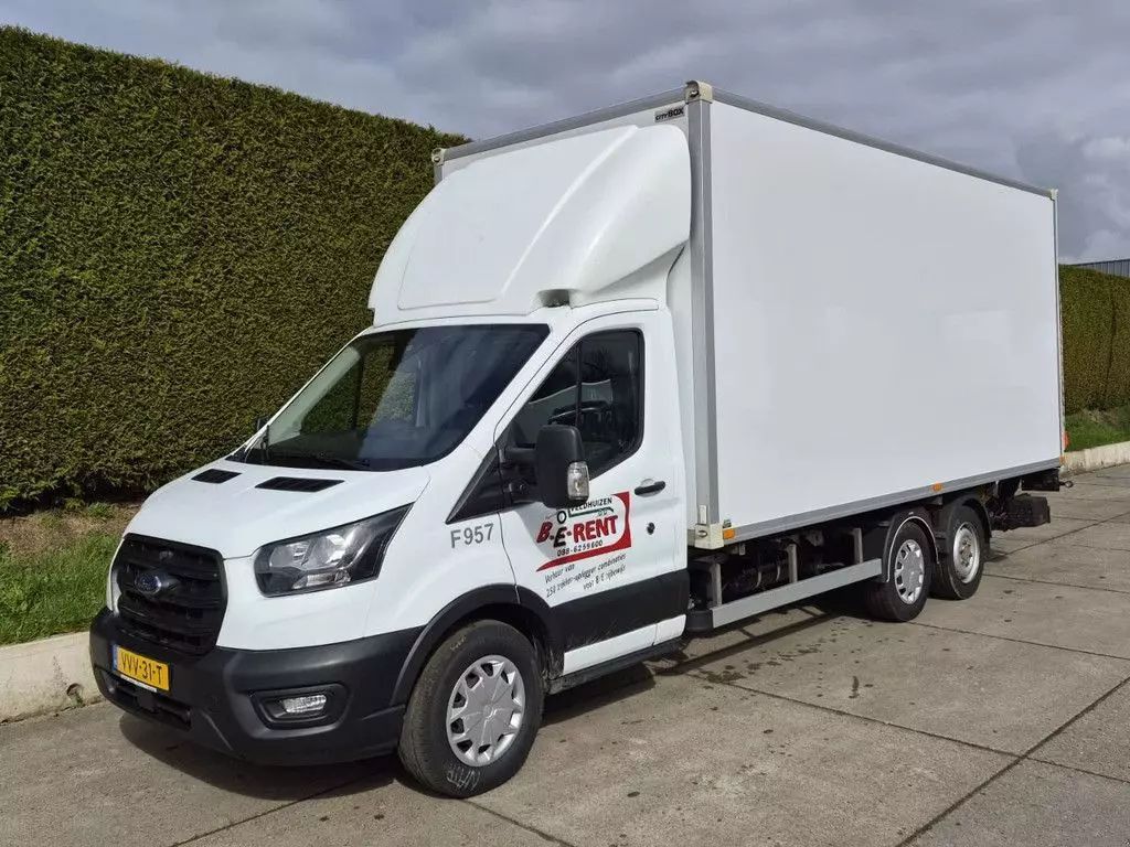 Ford transit gesloten clixtar 5,2 m. Remolque 51.900 €