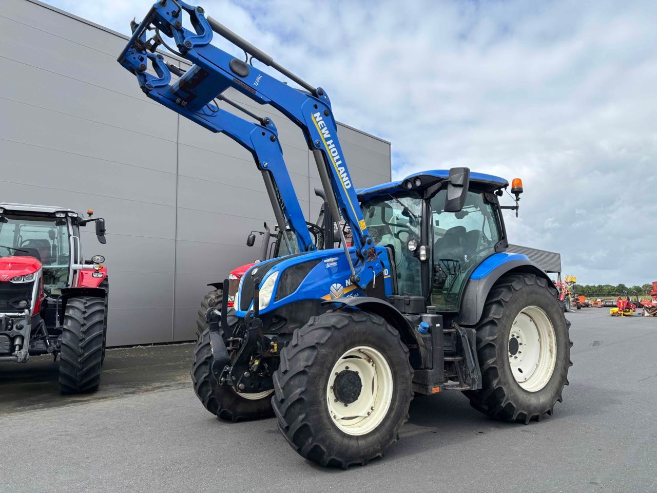 New Holland T6.165 Traktor 76 500 €