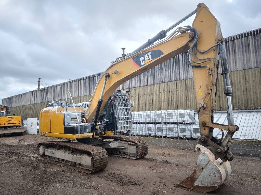 Caterpillar 320 e * 8960h* klima* + extra platten*german* Гусеничный экскаватор 43 900 €