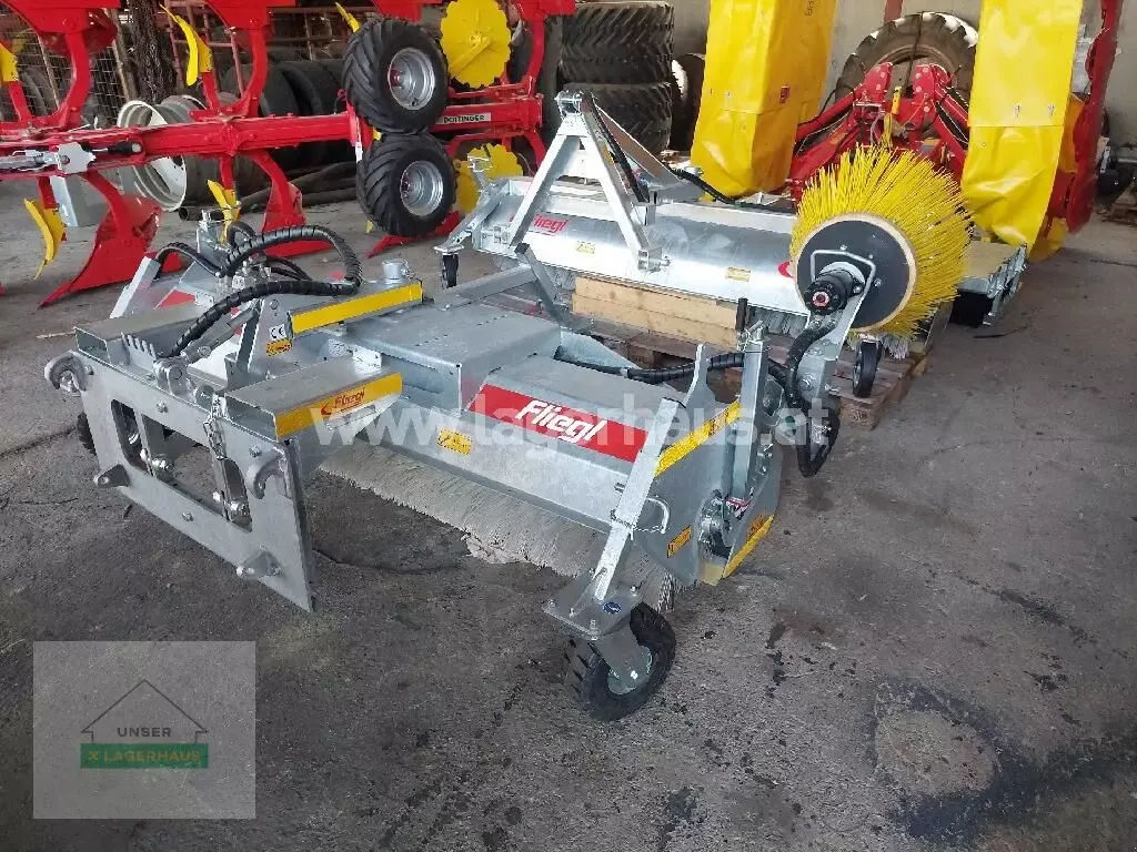 E-FARM: Fliegl keh 230 typ 500 - Equipamiento municipal - id ZMDUXFS - 6242 € - Año: 2023 - Austria