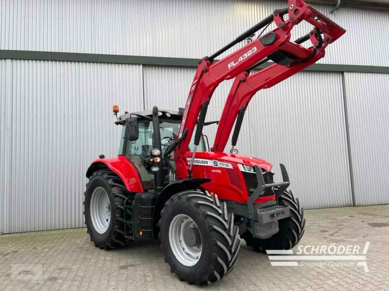 Massey Ferguson 7718S Efficient Tractor €71,885