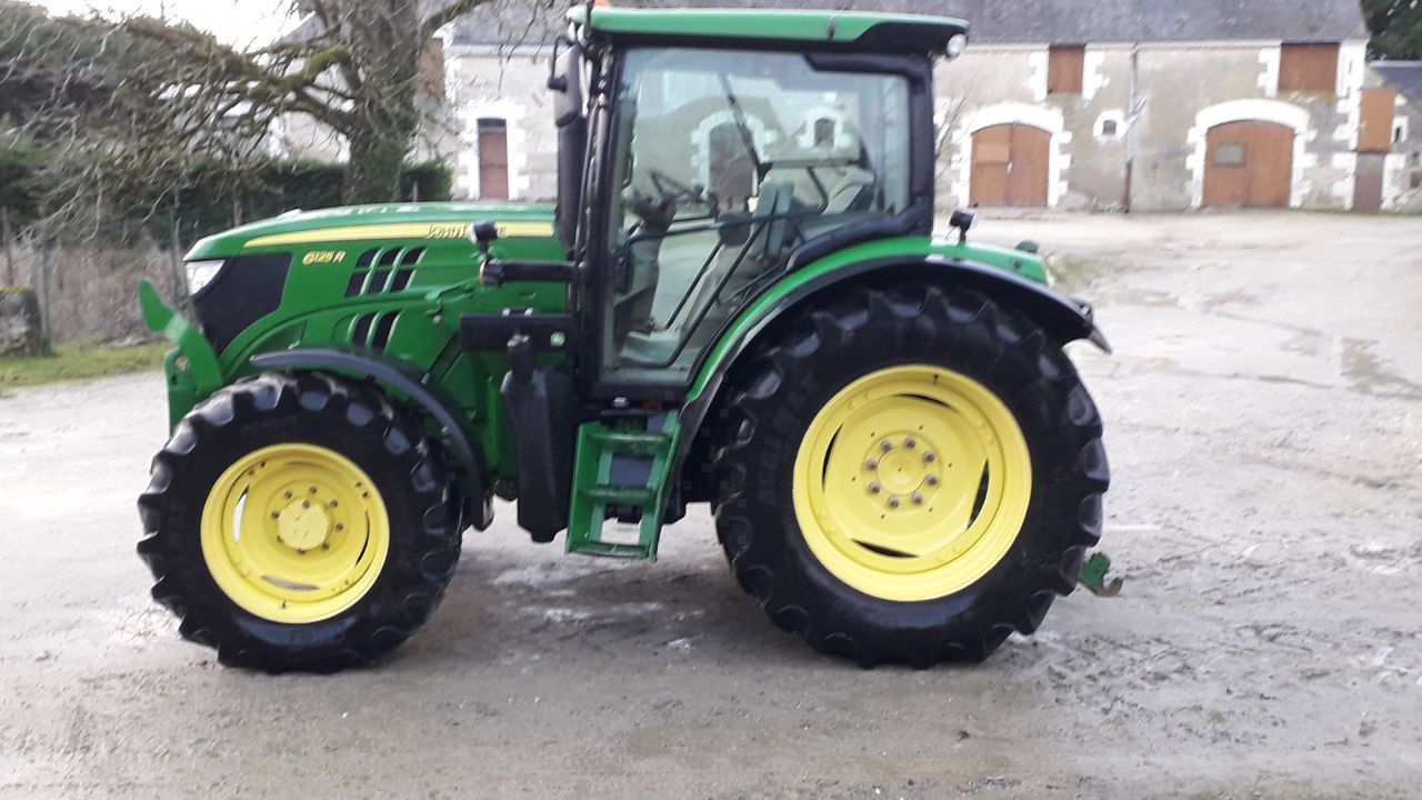 John Deere 6125 R Tractor €57,900