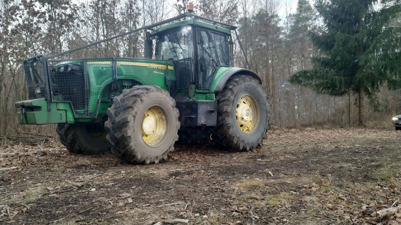 E-FARM: John Deere 8420 - Traktor - id NNGUEYC - 44.770 € - Produktionsår: 2003 - Motortimer: 13.952,Motoreffekt (HP): 367,Polen