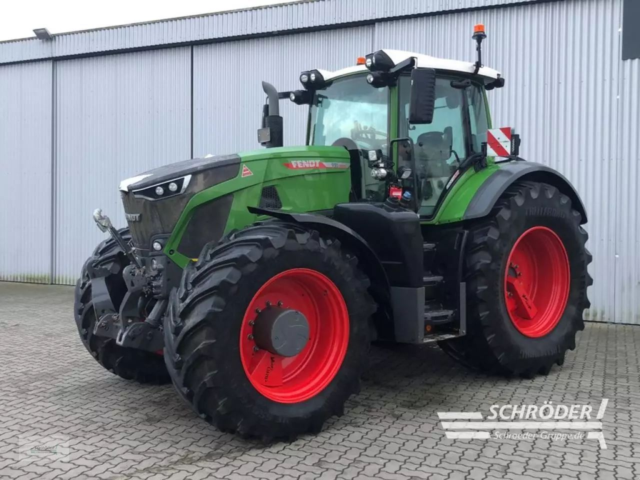 Fendt 930 Vario Profi Plus Tractor €194,885