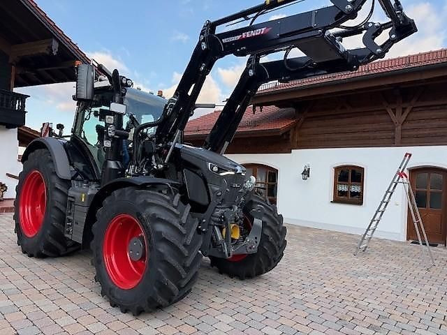 Fendt 620 Vario Tractor