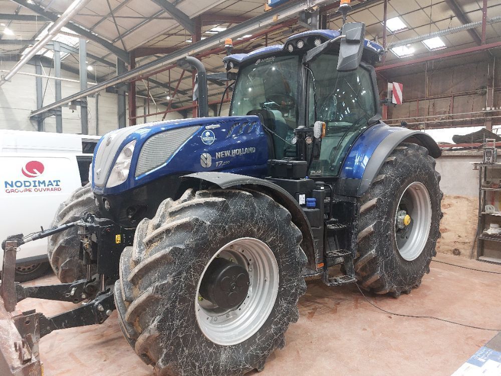 E-FARM: New Holland T7.270 - Traktor - id ZUAAZM9 - Baujahr: 2023 - Abgelesene Motorstunden: 710,Frankreich