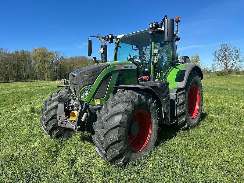 Fendt 724 Vario Трактор 105 000 €
