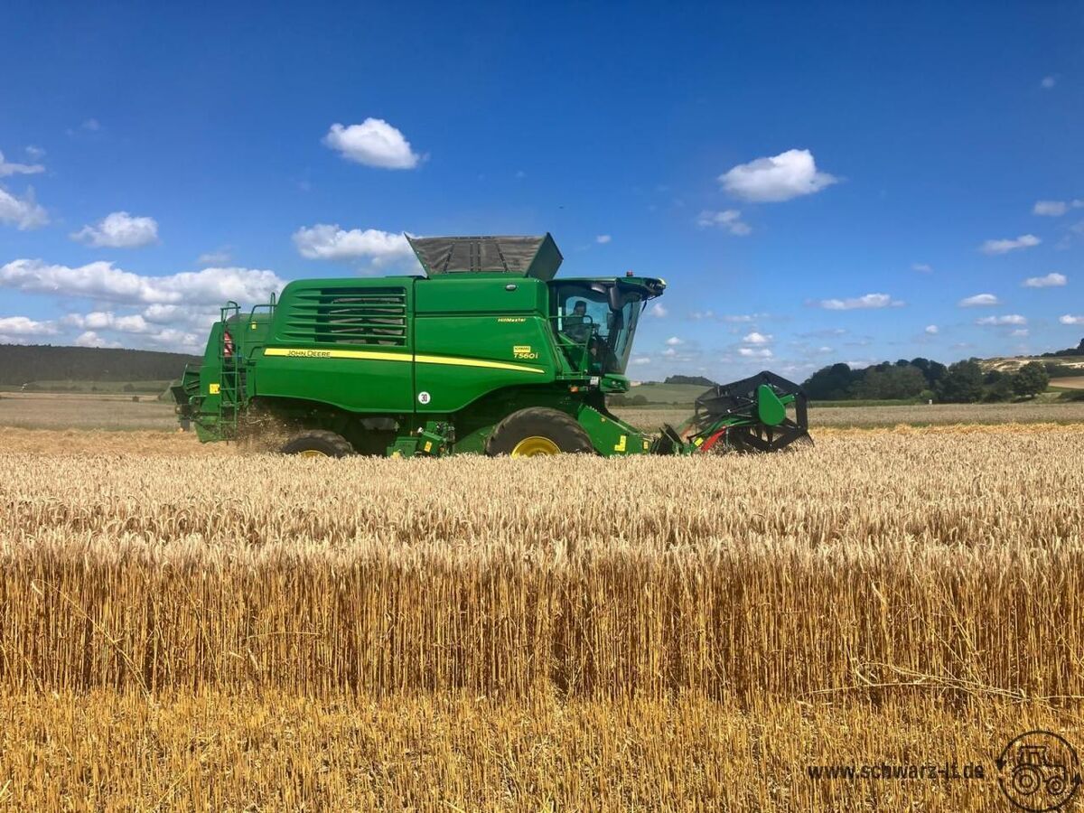 E-FARM: John Deere T 560 HM - Moissoneuse-batteuse - id RLFHW4I - Année: 2024 - Lecture du nombre d'heure: 241,Puissance du moteur (chevaux): 388,Allemagne