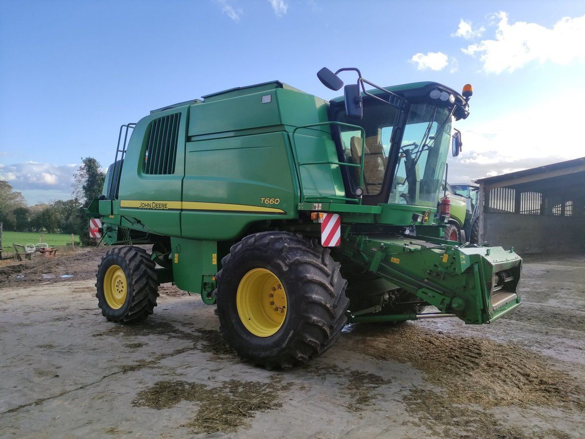 E-FARM: John Deere T 660 - Combine harvester - id ZTA3ABA - €95,000 - Year of construction: 2009 - Engine hours: 2,470,France