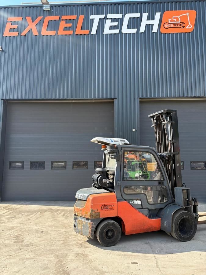 TOYOTA 52-8fdjf35 Gabelstapler 16.500 €