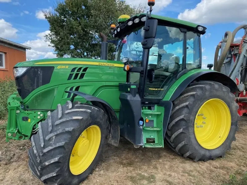 E-FARM: John Deere 6135 R - Tracteur - id TL28STF - 92 000 € - Année: 2020 - Lecture du nombre d'heure: 2 498,Puissance du moteur (chevaux): 135,France