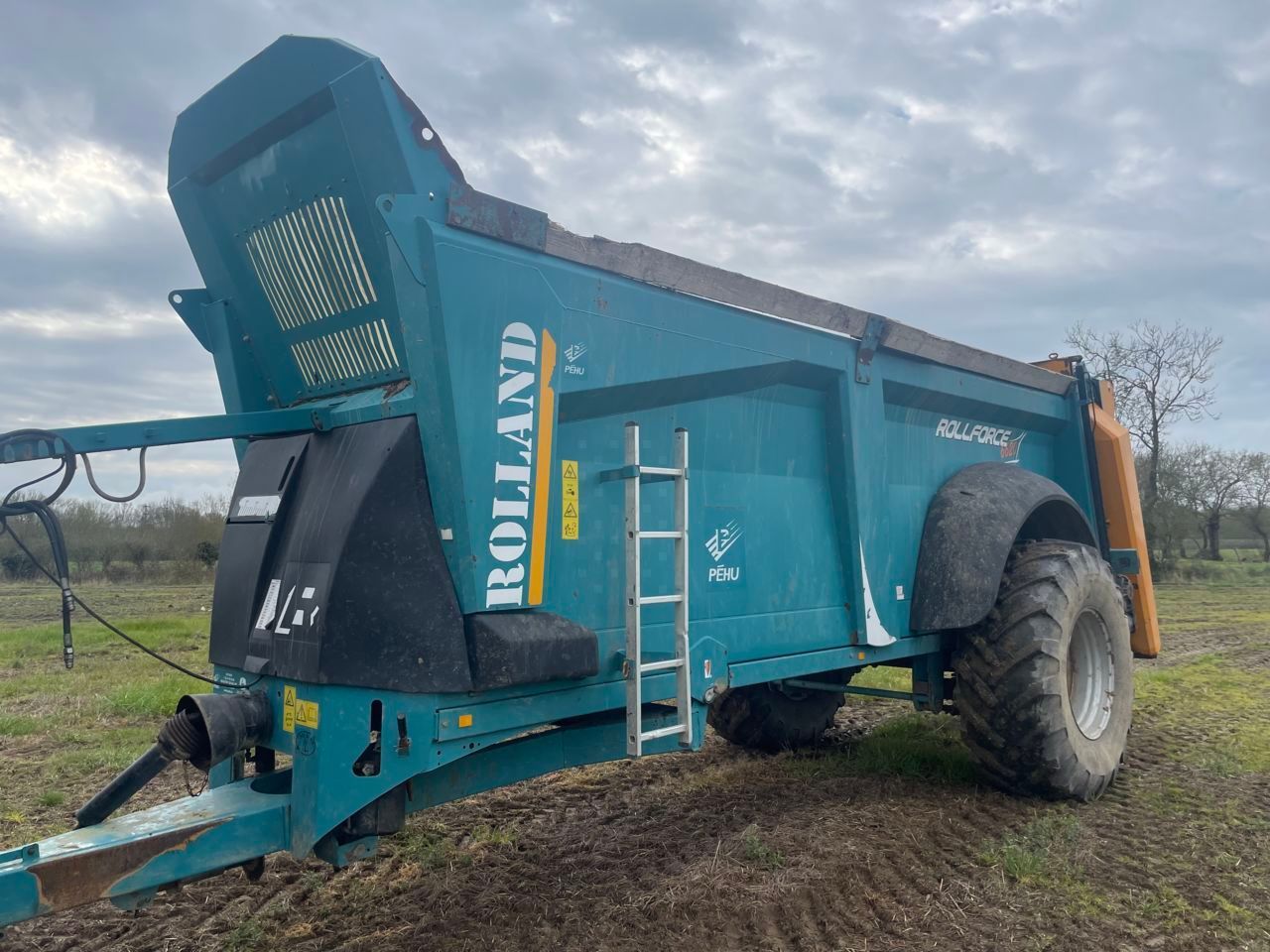 E-FARM: Rolland rollforce 6620 - Épandeur de fumier et de compost - id SQAZBPH - 20 500 € - Année: 2015 - France