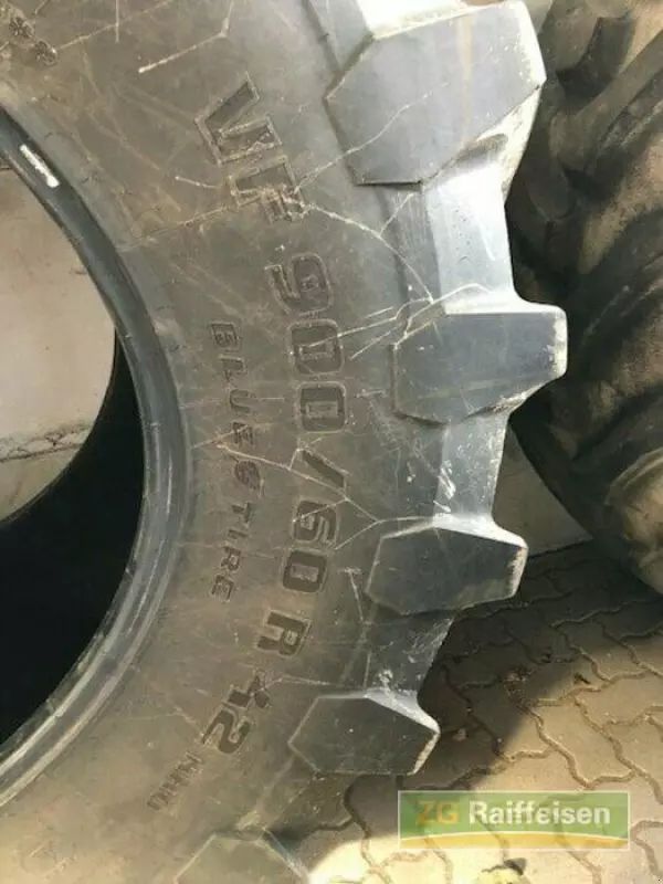 E-FARM: TRELLEBORG vf 900/60r42 - Ruedas y orugas - id WF2YWSJ - 12.200 € - Año: 2022 - Alemania