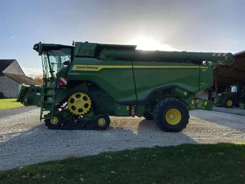 E-FARM: John Deere X9 1100 - Cosechadora - id MAYQRN7 - Año: 2022 - Francia