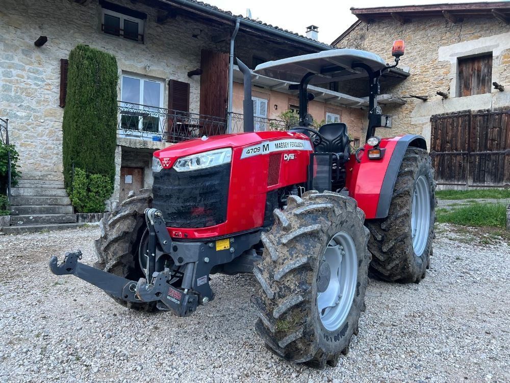 E-FARM: Massey Ferguson 4709M - Tracteur - id 2JYZQFH - 44 500 € - Année: 2021 - Lecture du nombre d'heure: 730,Puissance du moteur (chevaux): 92,France