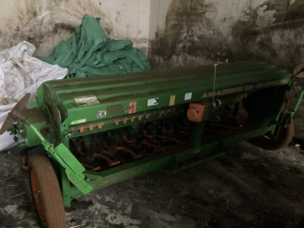 Amazone d8 -30 spécial Siewnik rzędowy/agregat uprawowo-siewny 5000 €