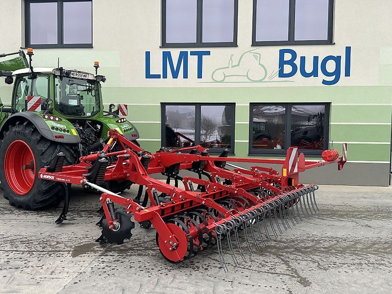 HORSCH Terrano 4 FX Cultivateur