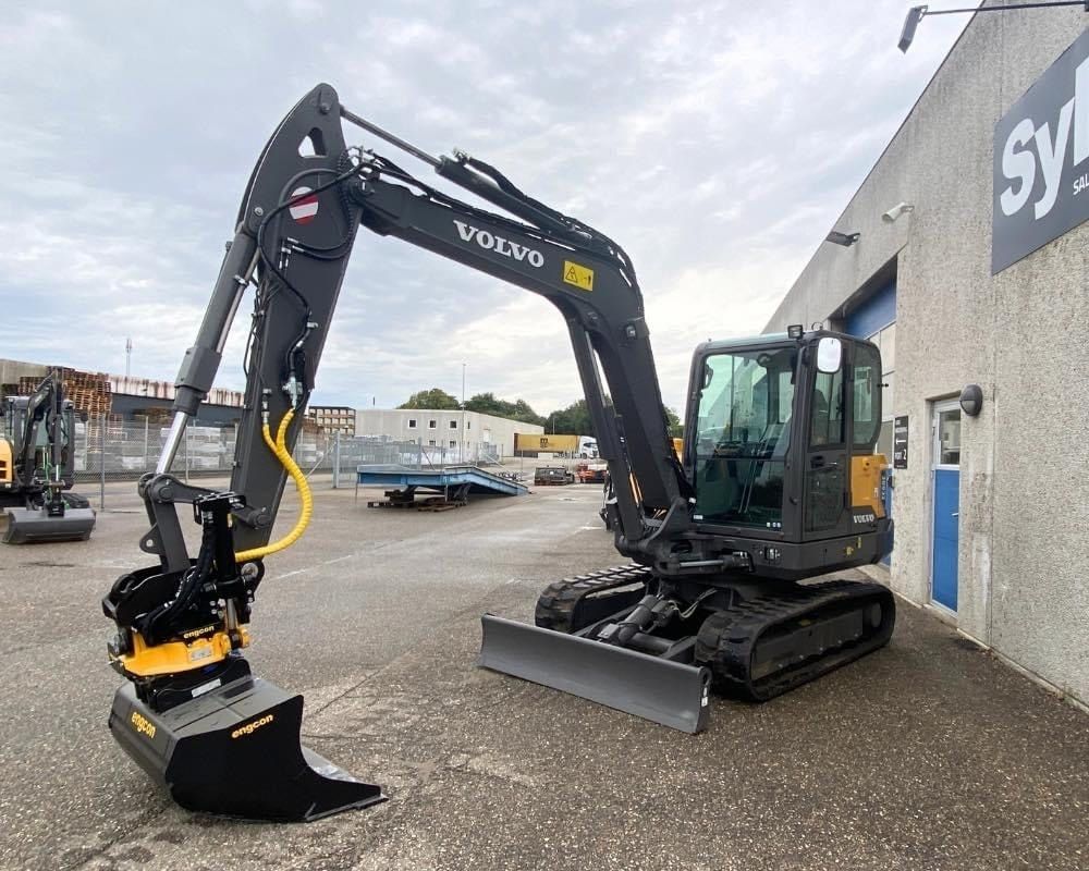 VOLVO ec 60 e Mini excavadora  73.883 €