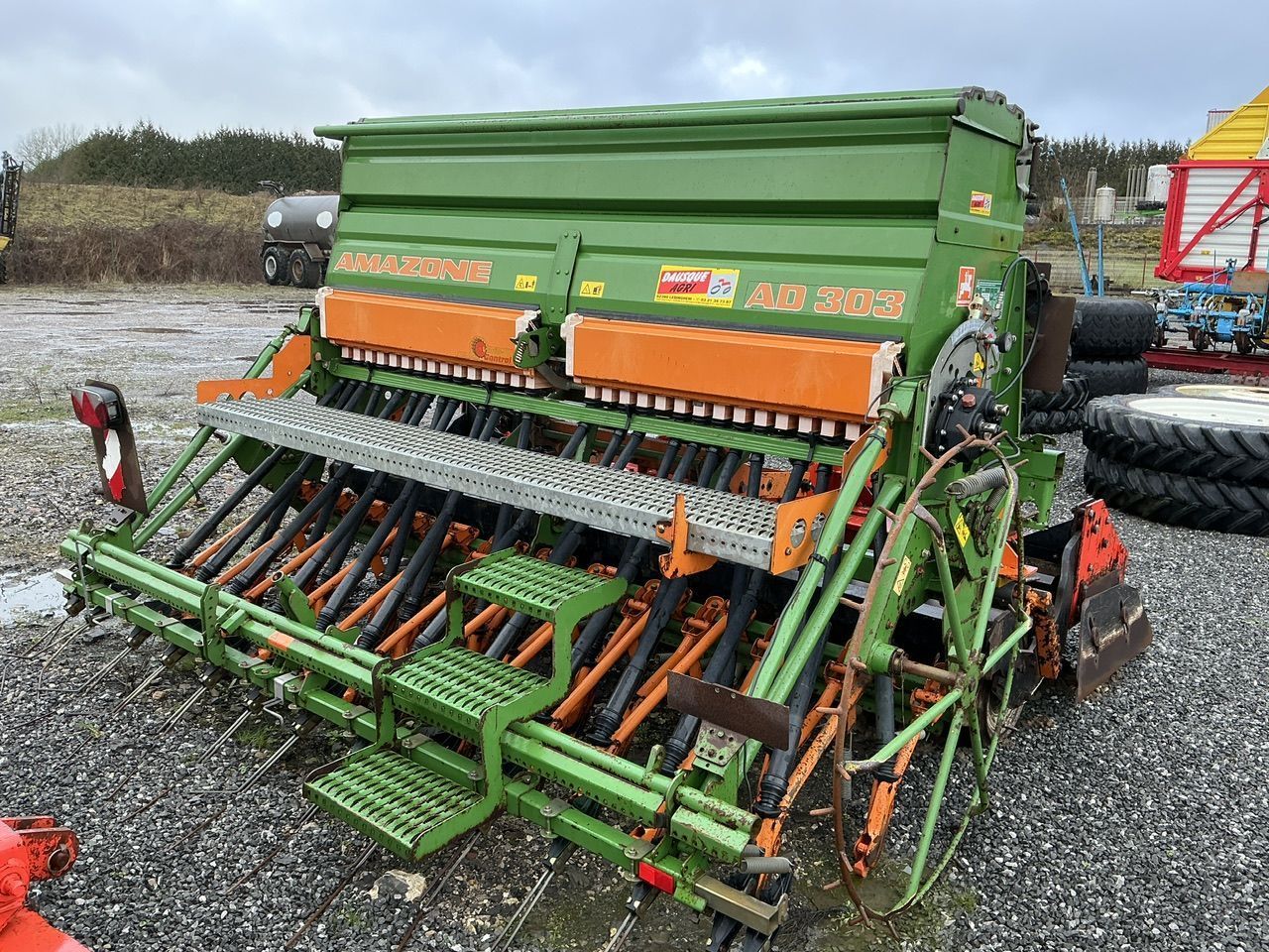 E-FARM: Amazone AD 303 Super - Combinación de taladradoras - id XFRHYIL - 8500 € - Año: 2000 - Francia