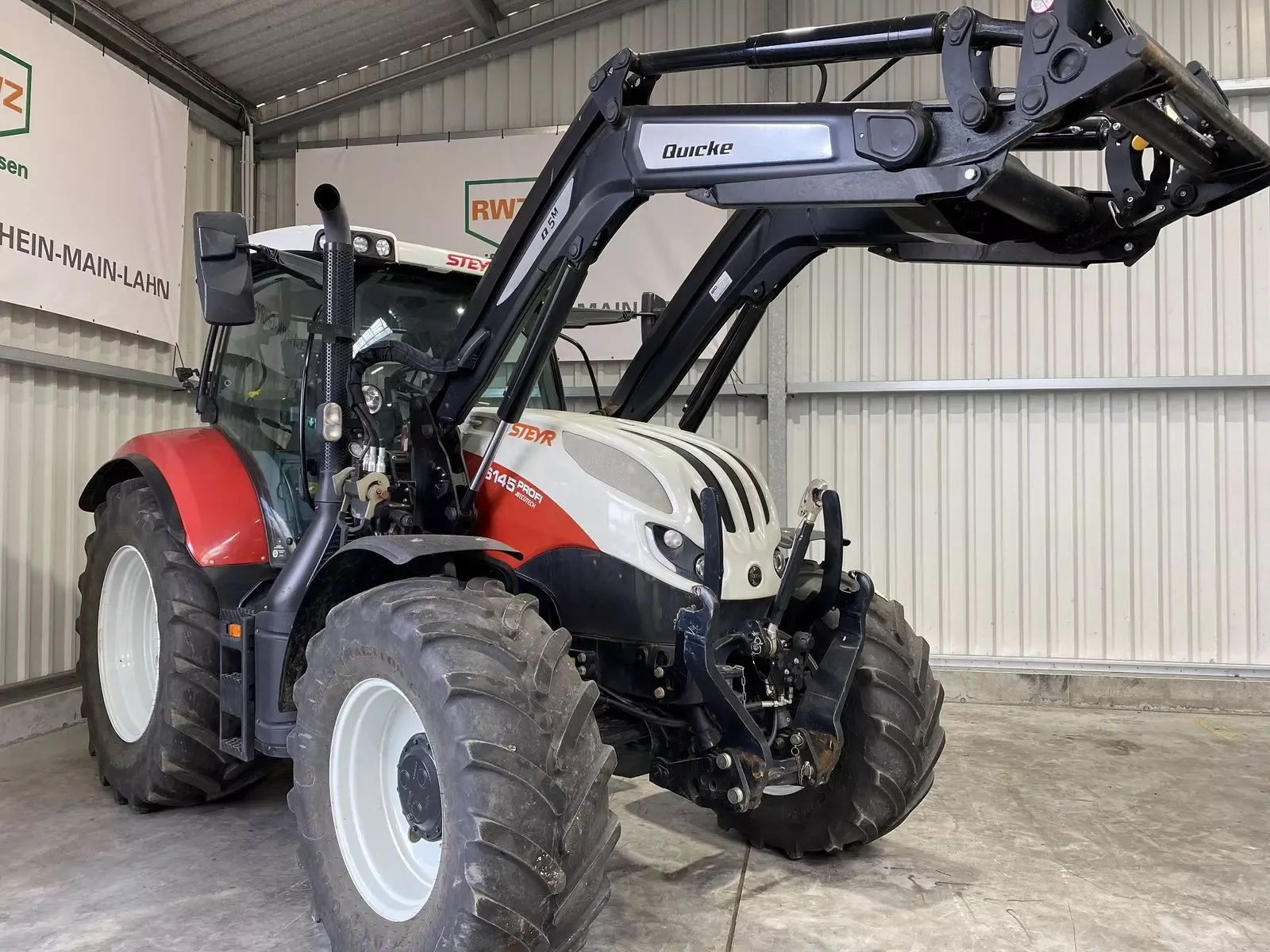 E-FARM: Steyr Profi 6145 - Traktor - id QPHWYLV - 98.000 € - Baujahr: 2019 - Abgelesene Motorstunden: 2.657,Motorleistung (PS): 145,Österreich