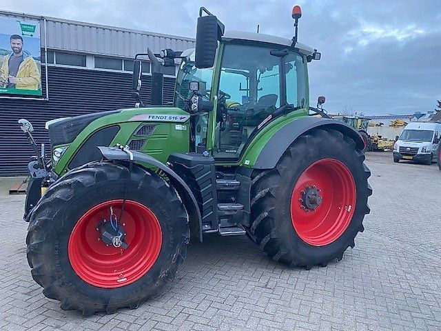 Fendt 516 Vario ProfiPlus Tractor €108,000