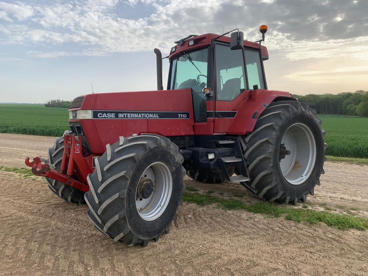 Case IH Magnum 7110 Traktor