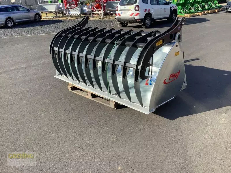 E-FARM: Fliegl silogreifschaufel - Attachment - id SCJU9NB - €3,395 - Year of construction: 2022 - Germany