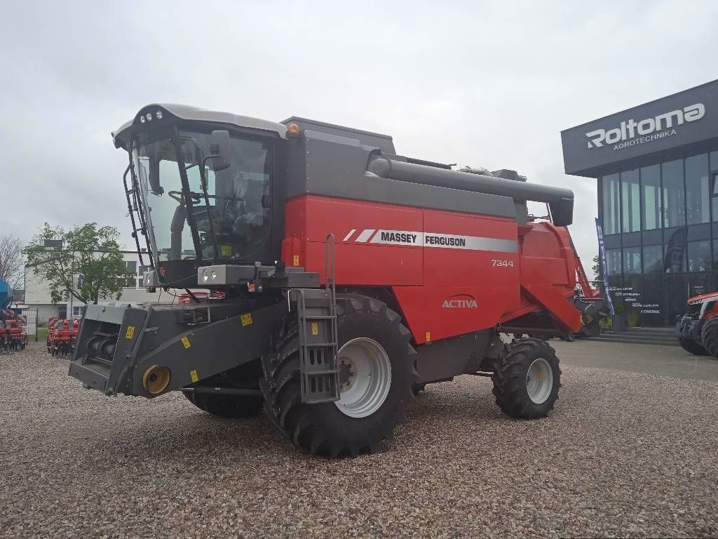 E-FARM: Massey Ferguson Activa 7344 - Moissoneuse-batteuse - id 8NPSBYP - 147 036 € - Année: 2024 - Puissance du moteur (chevaux): 260,Pologne
