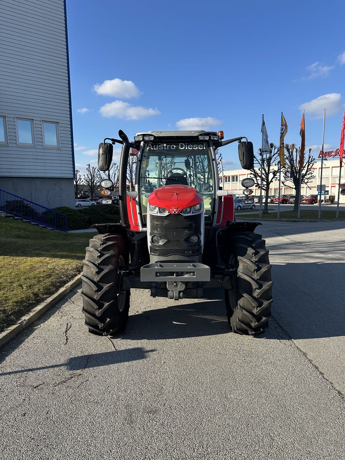 E-FARM: Massey Ferguson 6S.135 - Trattore - id HF3FBHU - Anno di costruzione: 2023 - Potenza del motore: 151,Austria