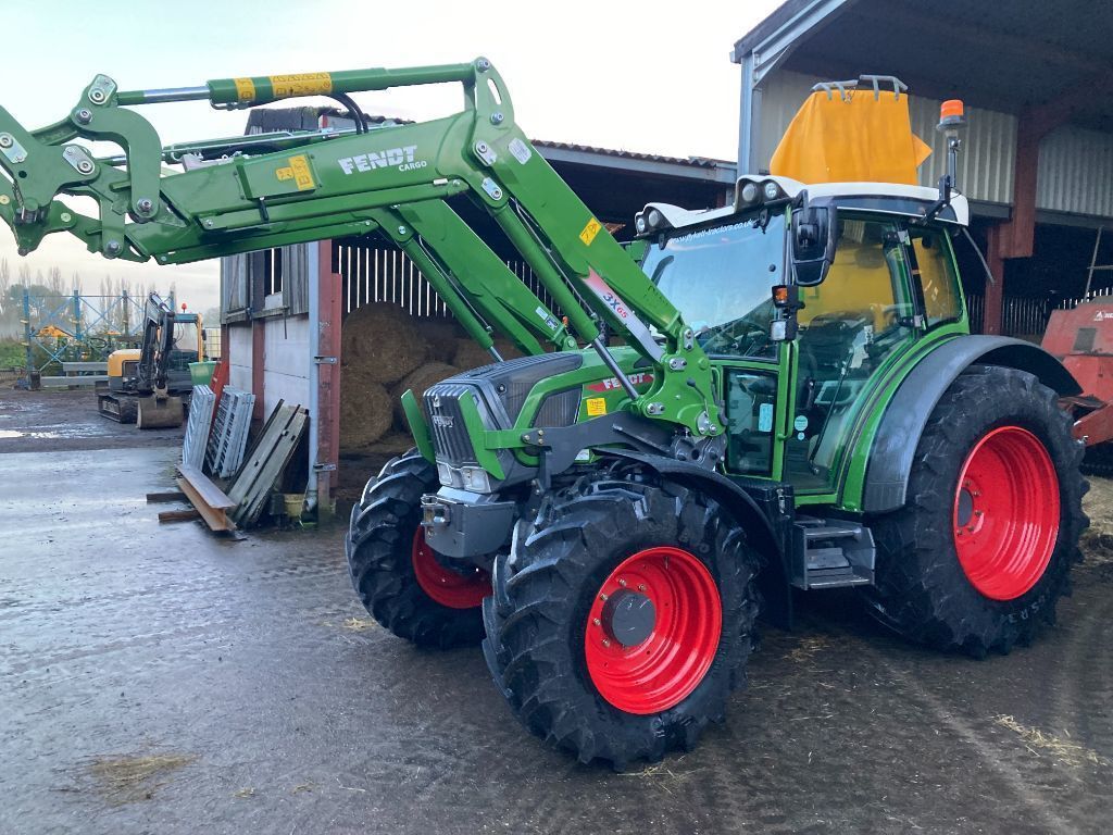 E-FARM: Fendt 211 F - Трактор - id UTQCXFZ - 81 123 € - Година на построяване: 2020 - Работни часове на двигателя: 1026,Обединеното кралство