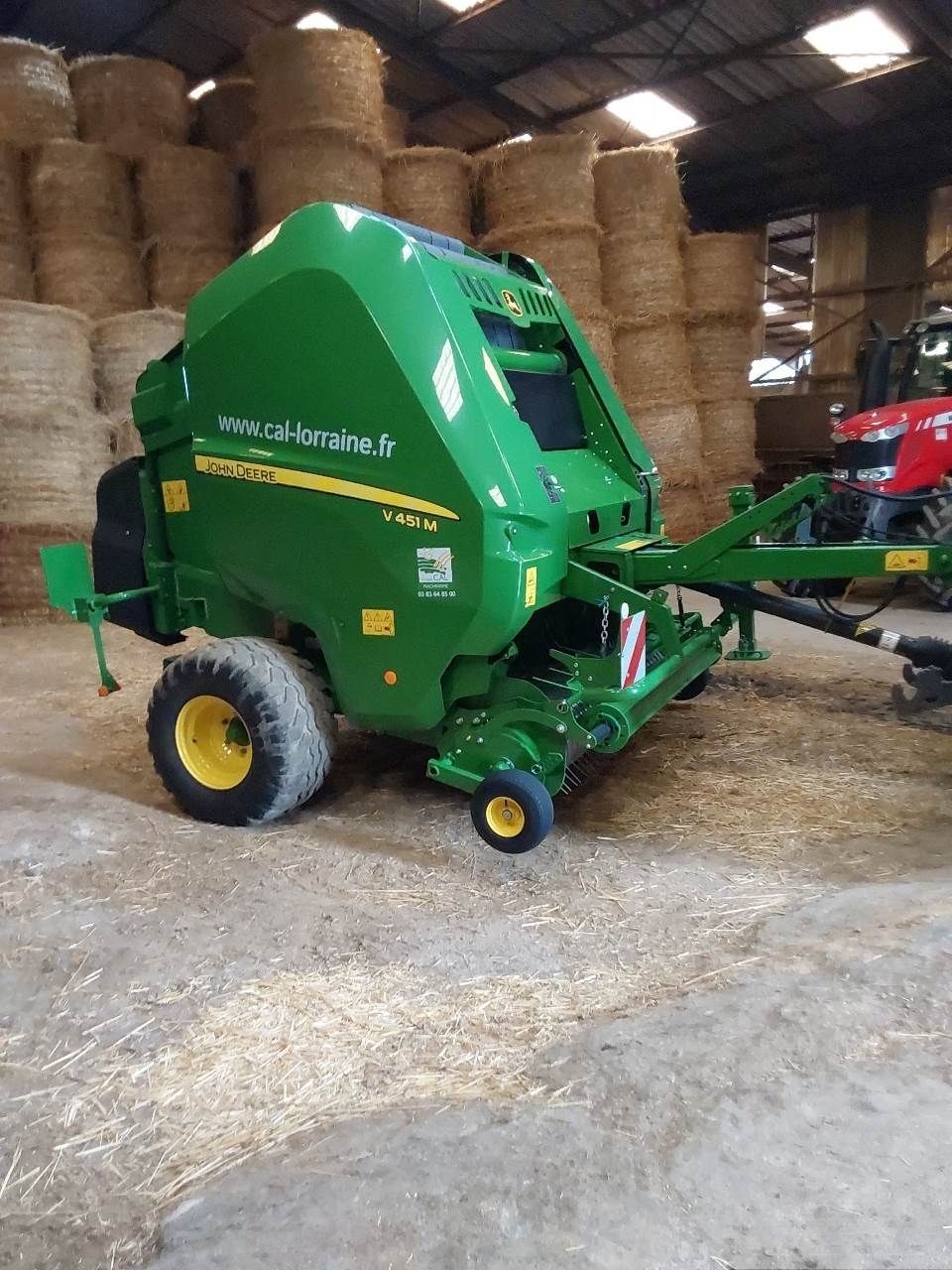E-FARM: John Deere V451M - Baler - id EFML349 - €32,900 - Year of construction: 2018 - Total number of bales produced: 6,567,France