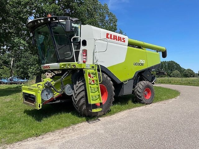 E-FARM: Claas Lexion 750 - Combină de recoltat - id UKNIZJ9 - 157.900 EUR - Anul: 2014 - Citeste ore: 1.992,Muterea motorului: 449,Germania
