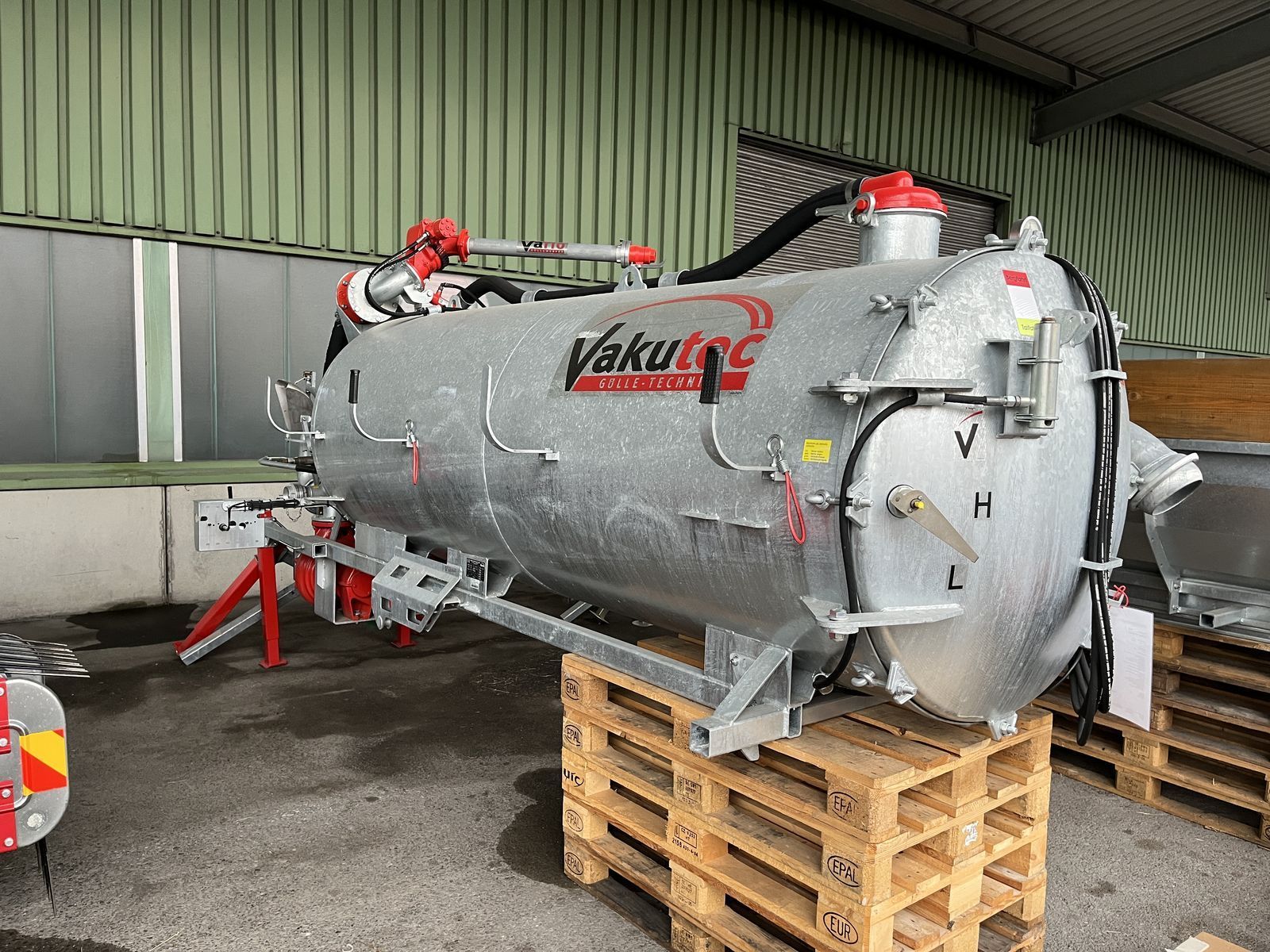E-FARM: Vakutec va-k 3100 aufbau-kombifass - Cisterna - id HYWUBGC - Año: 2023 - Austria