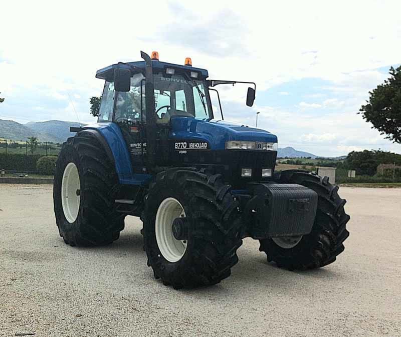 New Holland 8770 Traktor