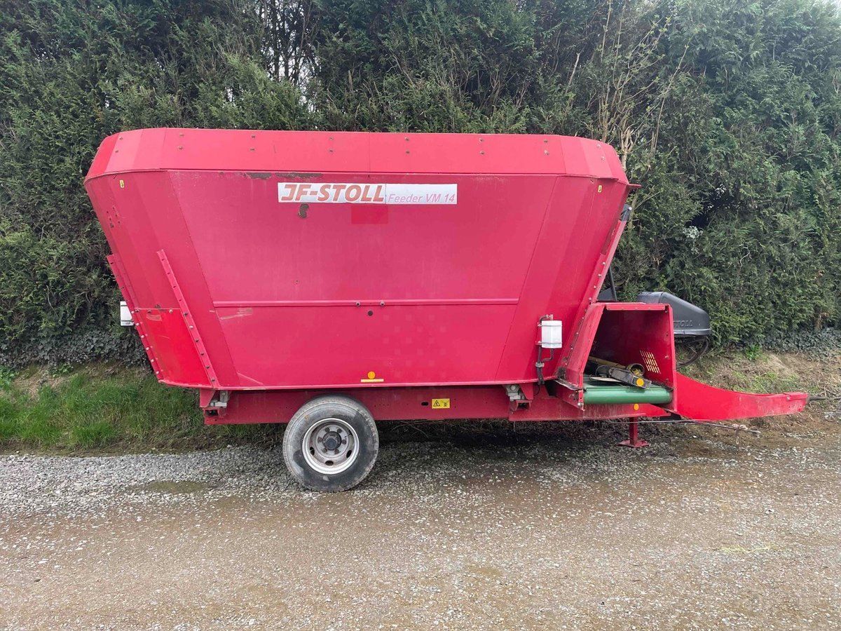 E-FARM: JF Stoll feeder - Futtermischwagen - id NWSY73H - 16.900 € - Baujahr: 2014 - Frankreich
