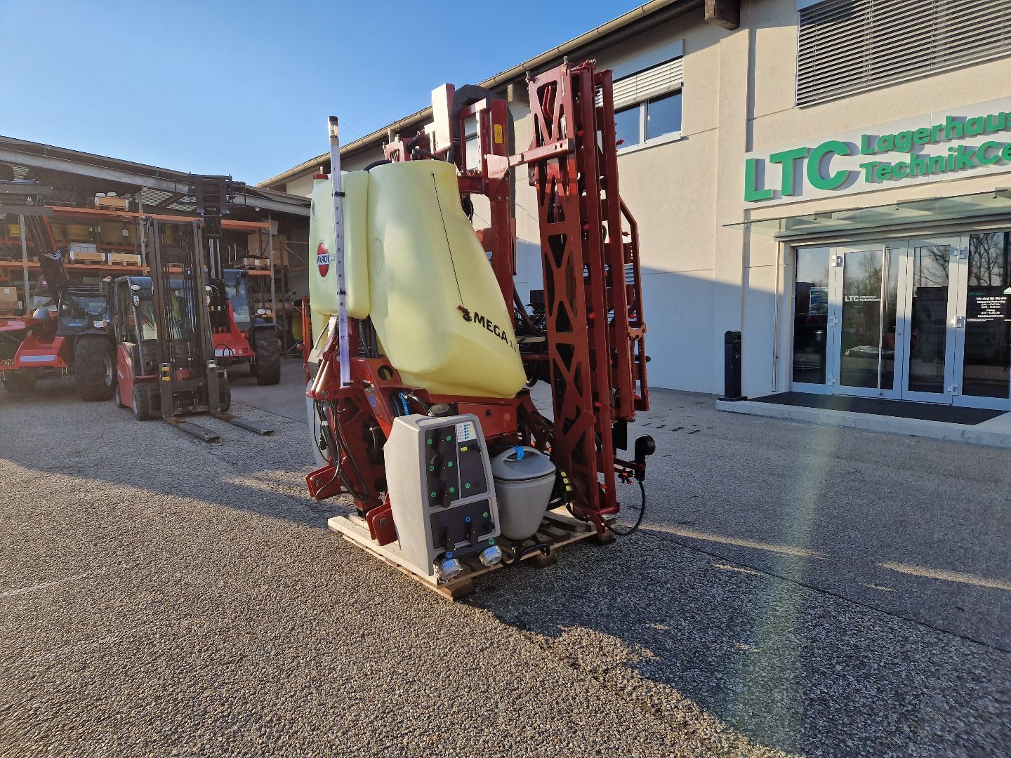 E-FARM: Hardi Mega 12 - Sprayer - id 9IMGP7X - €27,150 - Year of construction: 2023 - Engine hours: 1,Austria