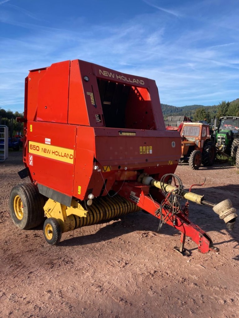 New Holland 650 baler €3,000