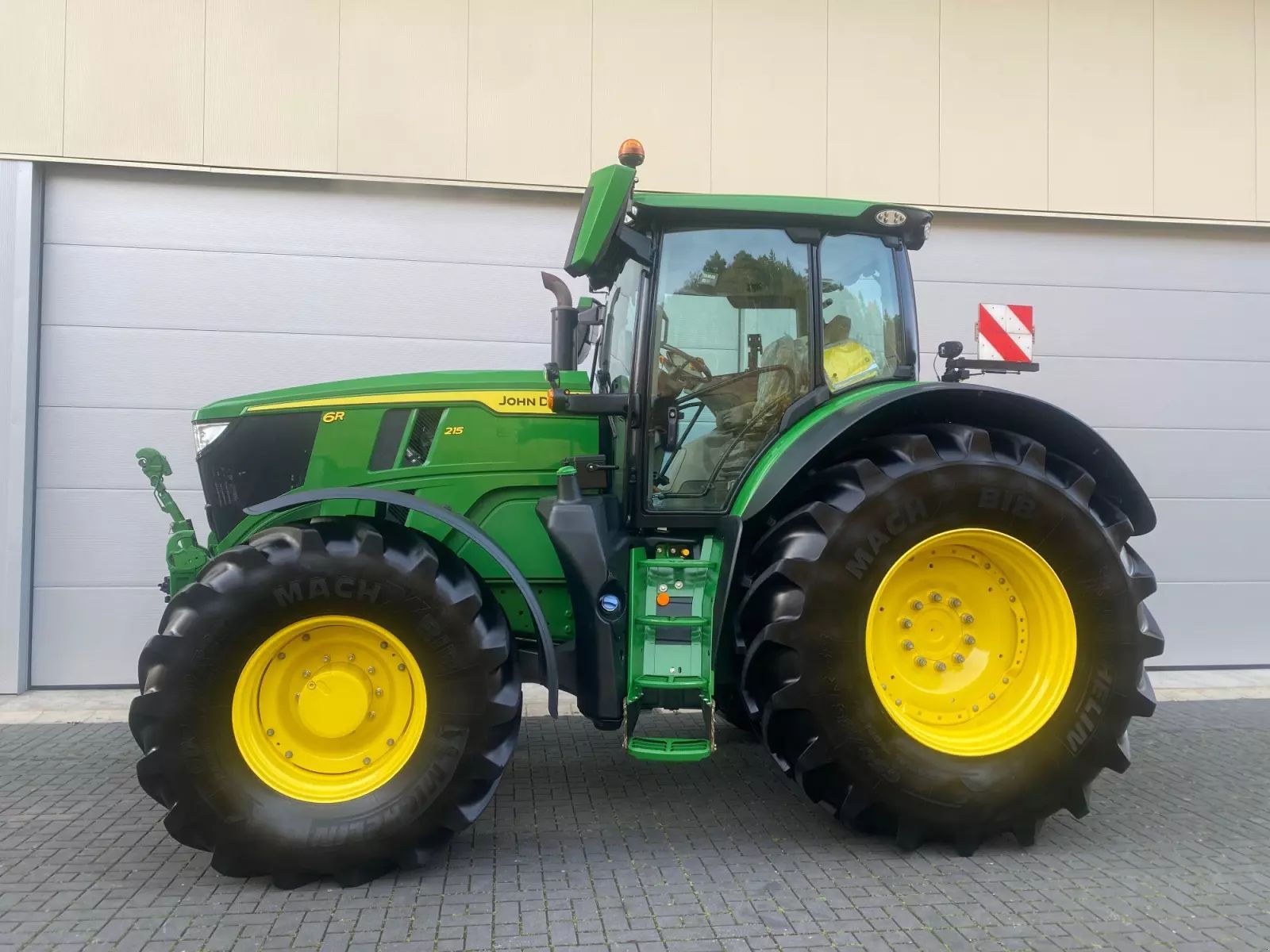 John Deere 6R 215 Трактор 163 000 €