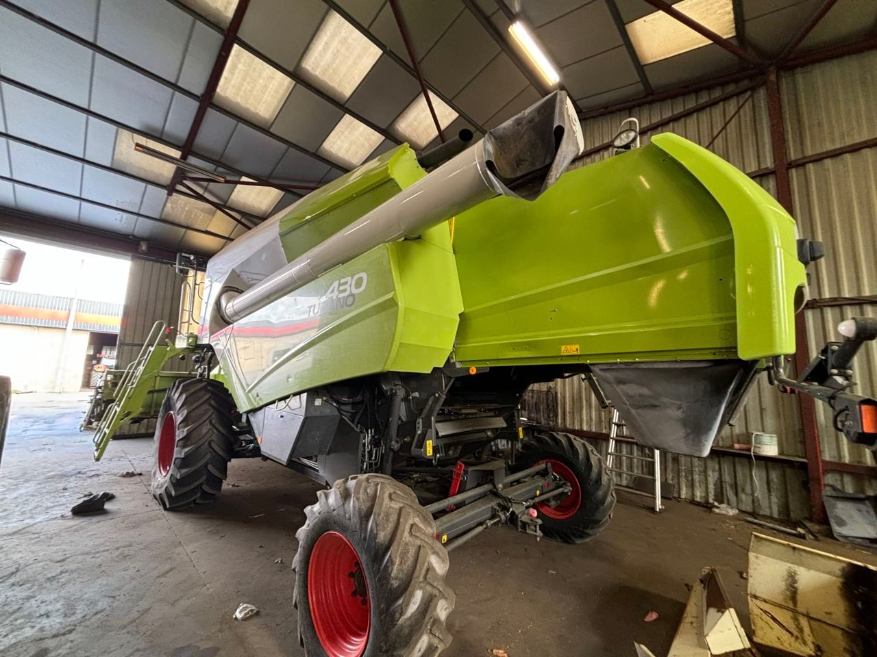 E-FARM: Claas Tucano 430 Montana - Mähdrescher - id LPHPYXF - 145.000 € - Baujahr: 2014 - Abgelesene Motorstunden: 2.500,Frankreich