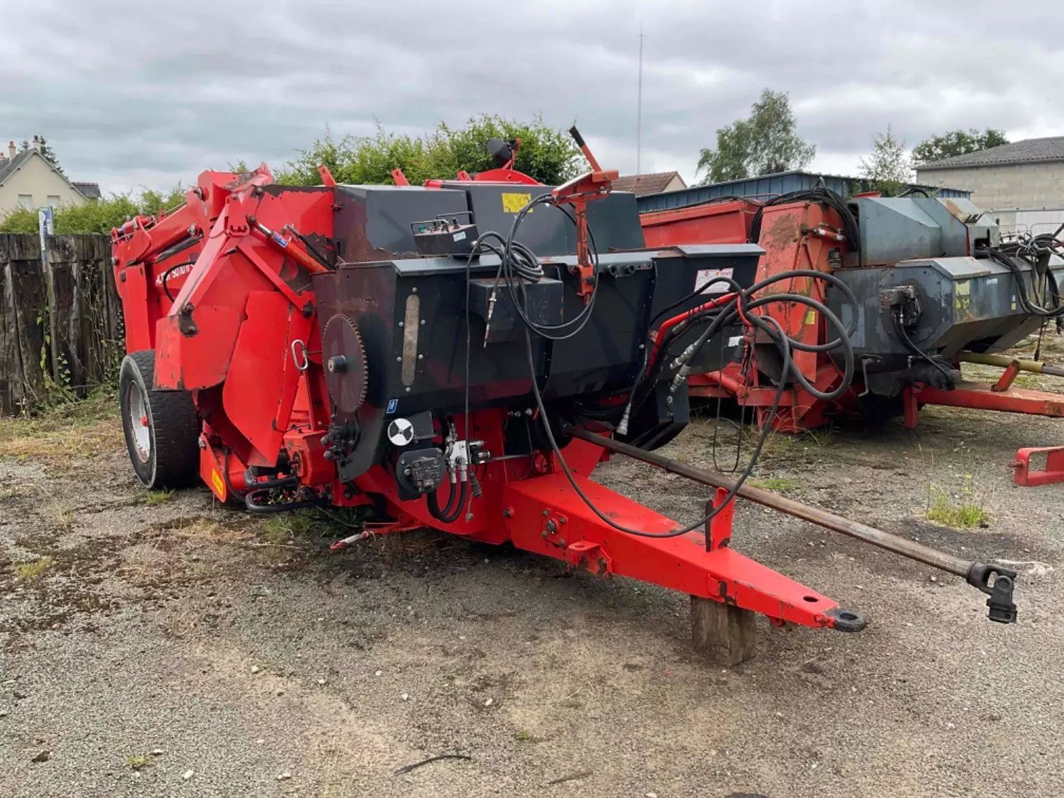 E-FARM: Kuhn désileuse pailleuse 5070 m gl kuhn - Désileuse pailleuse - id 1WCJX29 - Année: 2015 - France