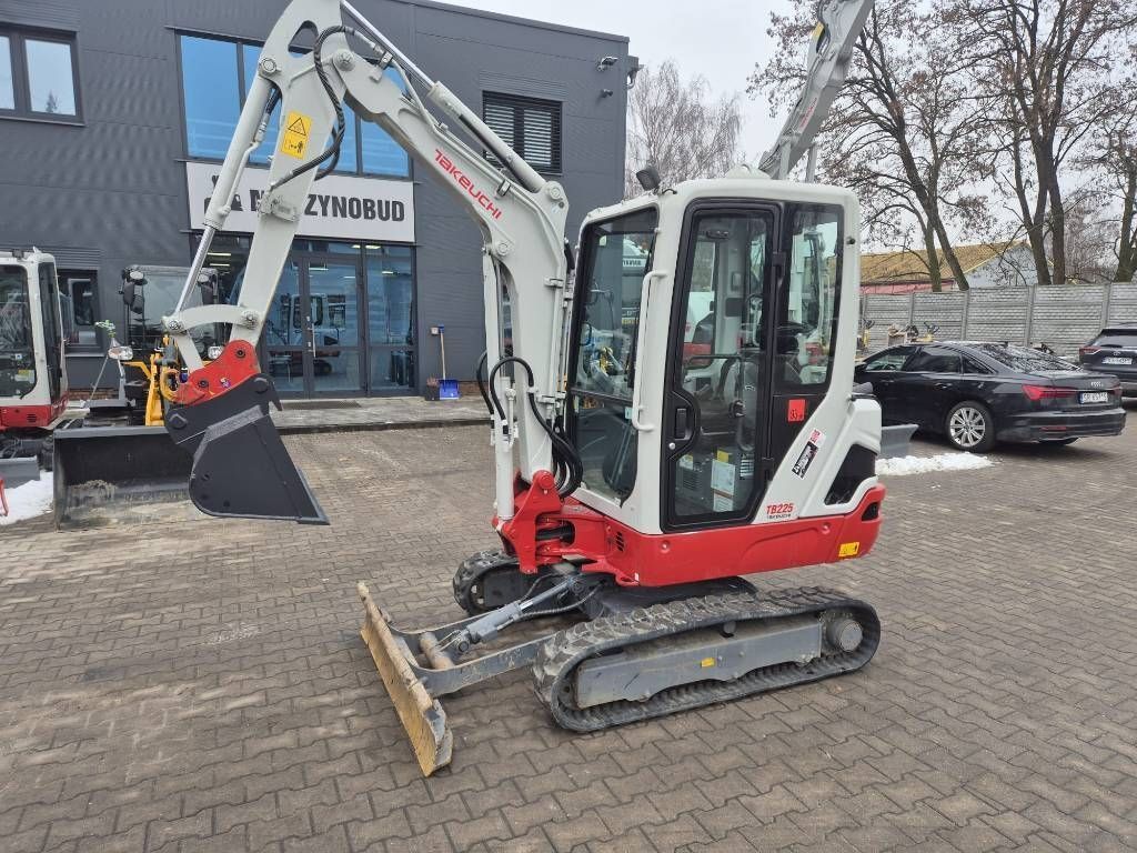 Takeuchi tb225 demo guarantee Minigraver 30.661 €