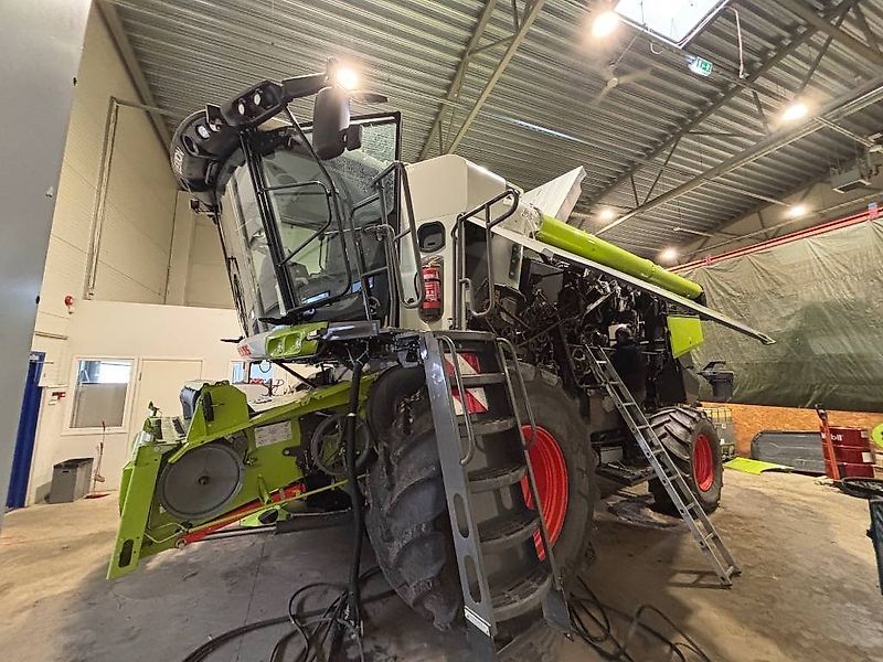 Claas Lexion 6800 Kombajn zbożowy 224 900 €
