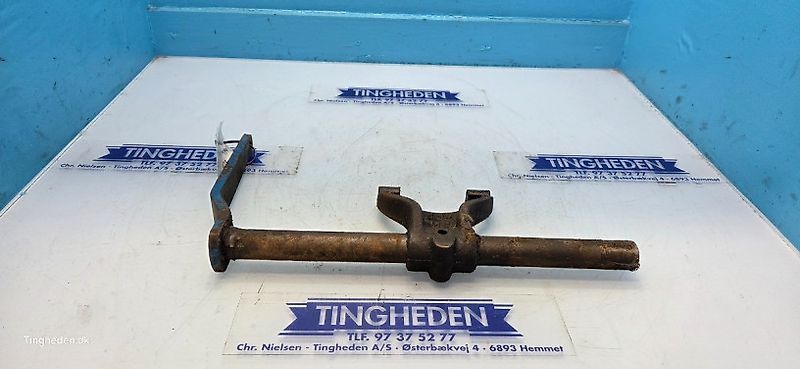 Ford 8210 arm e7nn7503aa Tractor