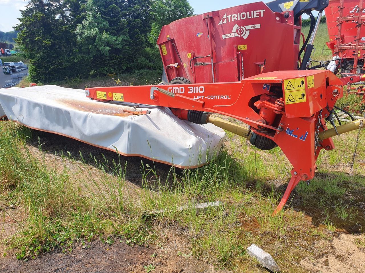 E-FARM: Kuhn gmd 3110 lift control - Segadora - id 3JLGY2B - 4900 € - Año: 2009 - Francia
