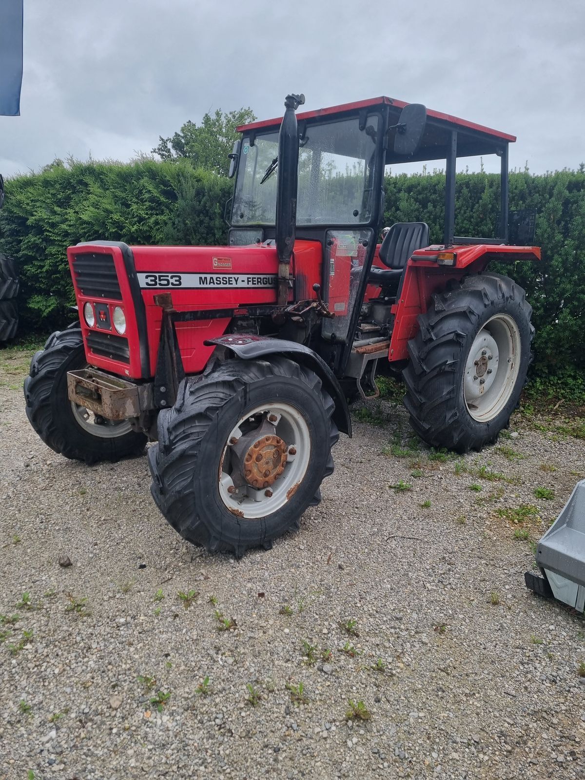 Massey Ferguson 355 Tractor €15,500