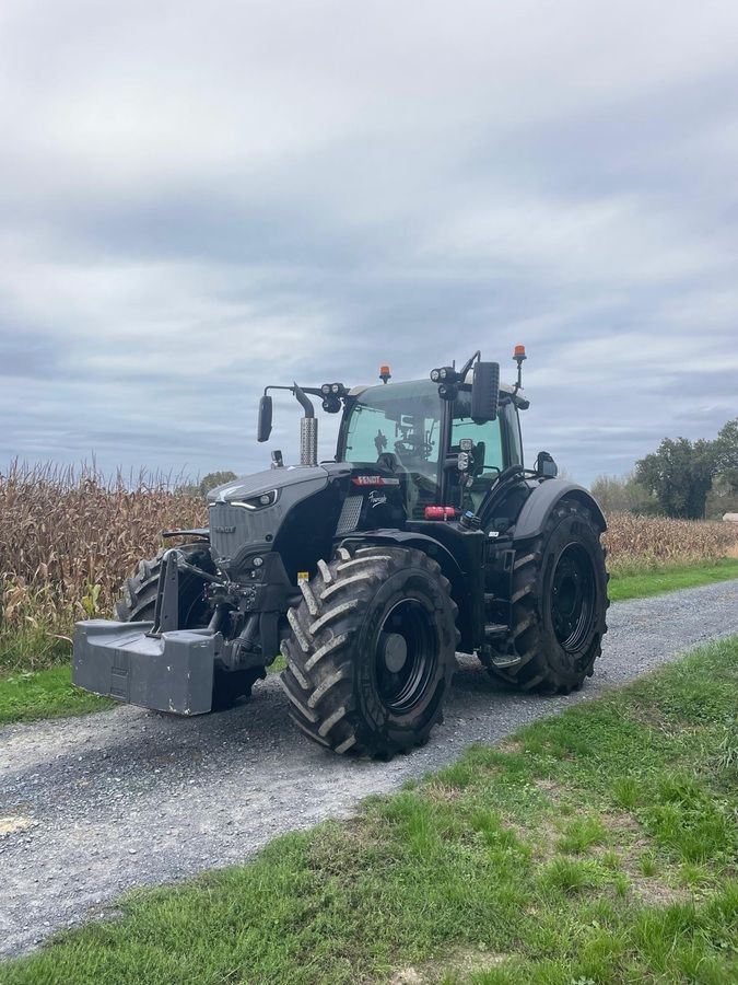 Fendt 726 Vario Tractor €229,000