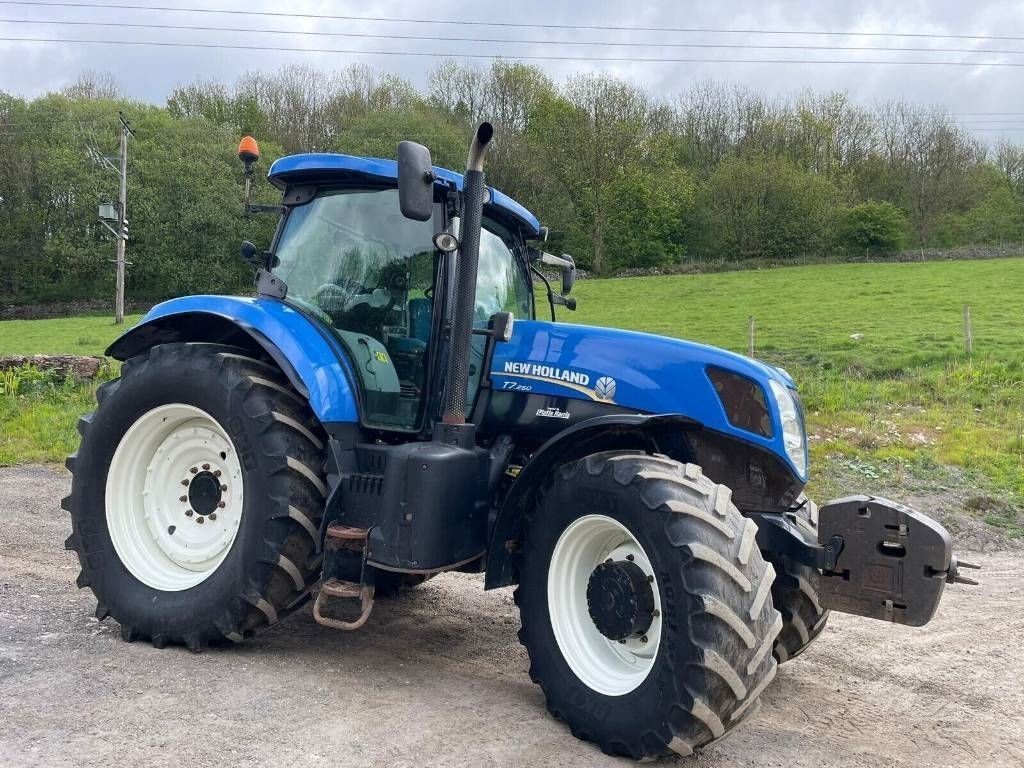 New Holland T7.250 Traktor 46 030 €