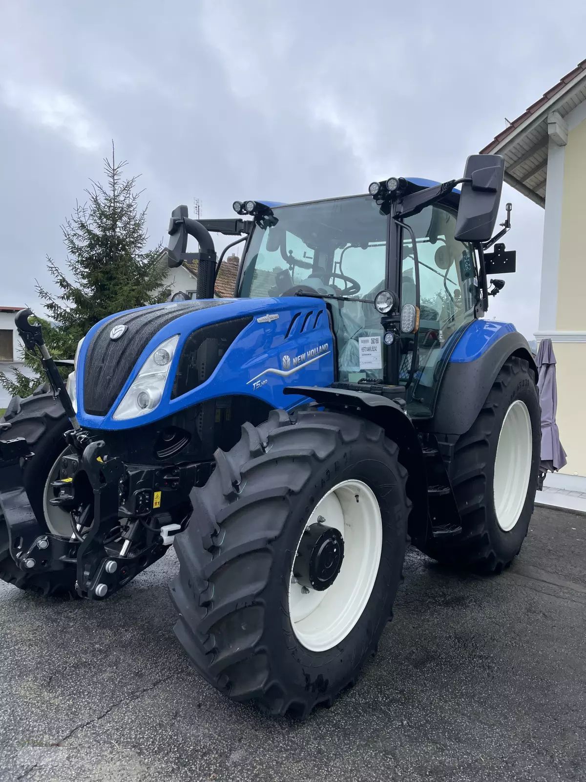 New Holland T5.140 AC Traktor