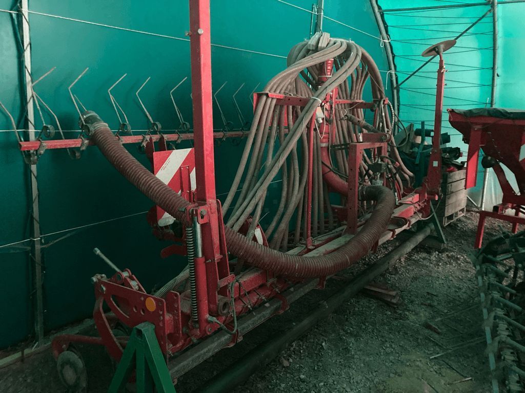 E-FARM: Kverneland I SEM FT - Semoir - id HSGTYDG - 18 500 € - Année: 2013 - France