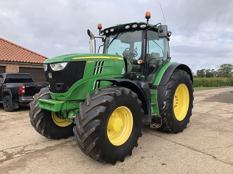 E-FARM: John Deere 6215 R - Traktor - id TILD2SW - 55.600 € - Baujahr: 2015 - Abgelesene Motorstunden: 8.125,Motorleistung (PS): 214,Vereinigtes Königreich